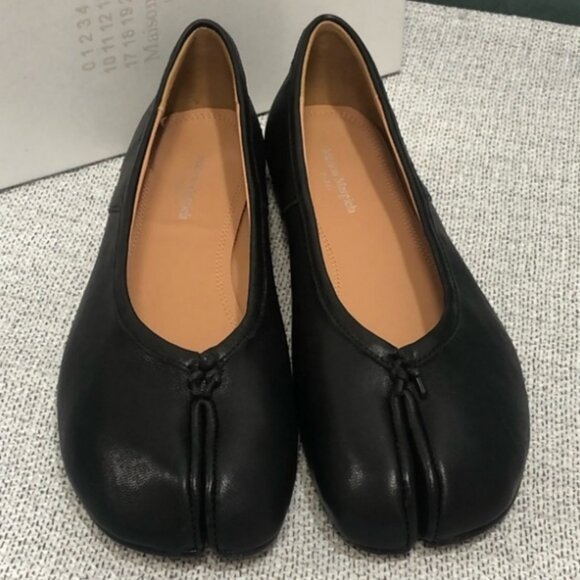 Maison Margiela Tabi Black Versatile Ballet Flats - Picture 3 of 3